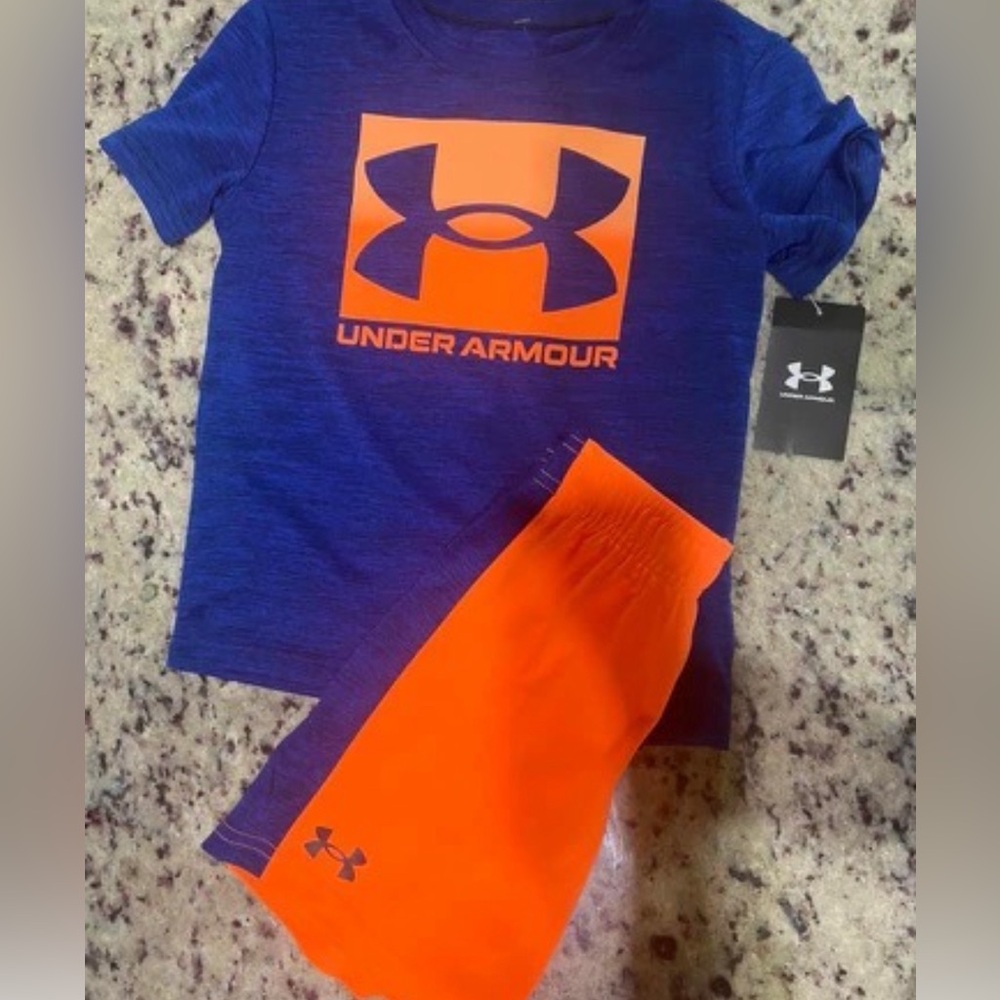 Under Armour size 4 Dri fit set nwt